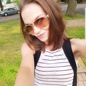 Meet your Posher, Nicole